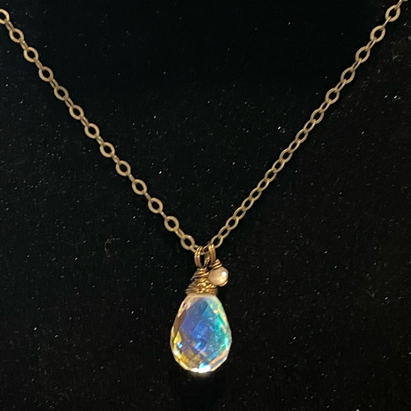 EUC Deluxe Rainbow Quartz Gemstone Necklace - Picture 3 of 6